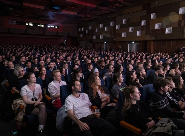 Ero Iffnung 27 5 Print c Peter Griesser 44